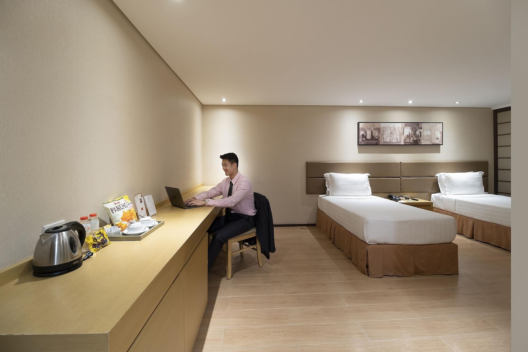 Jinjiang Inn - Makati Makati City Exteriör bild
