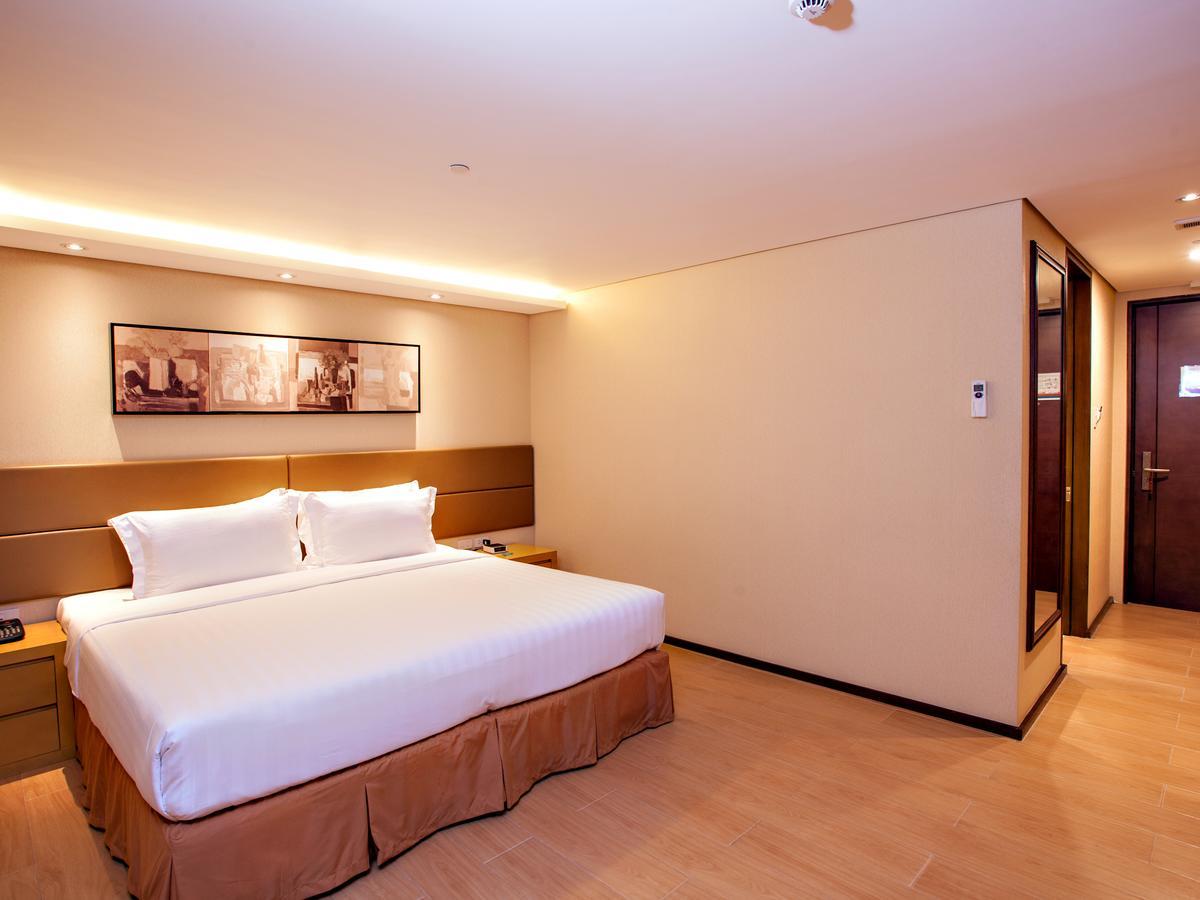 Jinjiang Inn - Makati Makati City Exteriör bild