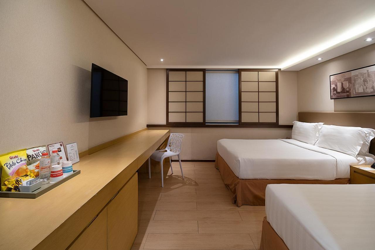 Jinjiang Inn - Makati Makati City Exteriör bild